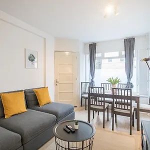 Stylish 2 +new Bathroom&kitchen Apartment